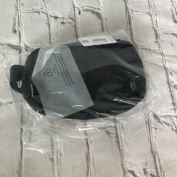 Lululemon Everywhere Belt Bag 1L - Picture 5 of 6